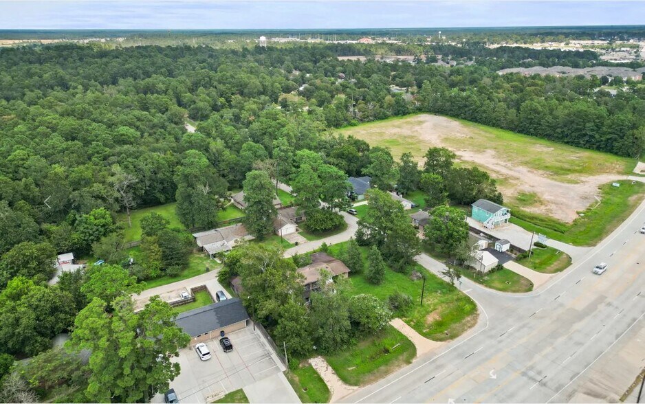 10278 FM 1097, Willis, TX à louer - Photo de l’immeuble – Image 3 sur 6