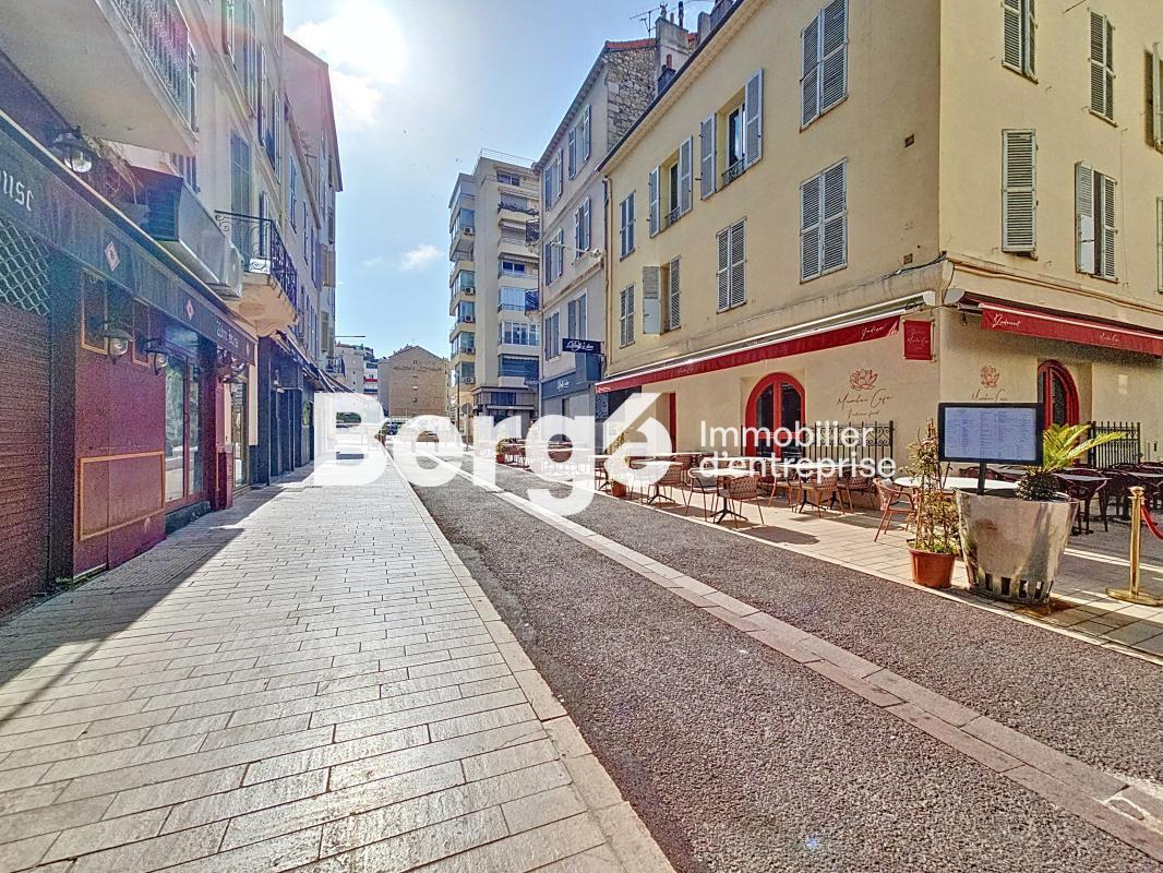 Local commercial dans Cannes à vendre Photo de l’immeuble– Image 1 sur 4