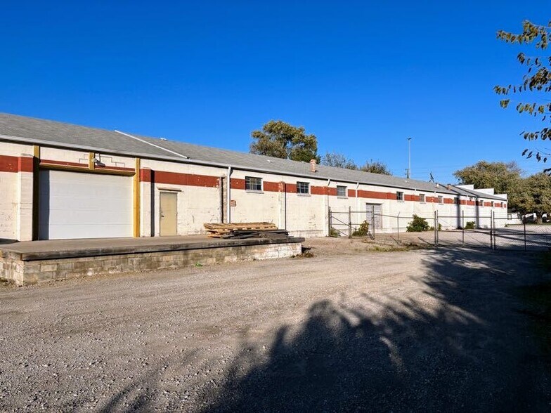 5230 S Harding St, Indianapolis, IN à louer - Photo de l’immeuble – Image 3 sur 7