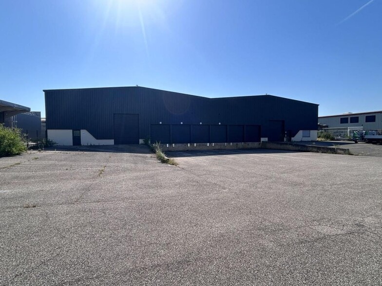 9 Avenue Du Maréchal De Lattre De Tassigny, Meyzieu à vendre - Photo de l’immeuble – Image 1 sur 8