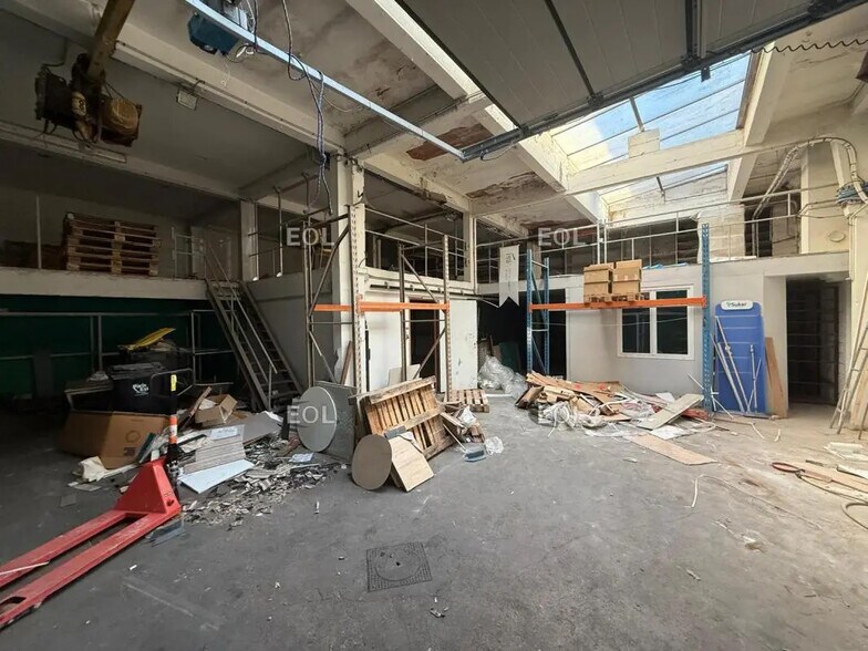 Local d'activités dans Champigny-sur-Marne à vendre - Photo de l’immeuble – Image 2 sur 8