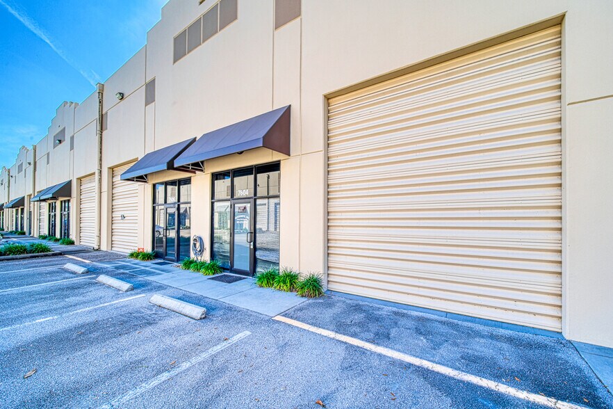 7602-7664 SW Jack James Dr, Stuart, FL à vendre - Photo de l’immeuble – Image 1 sur 9