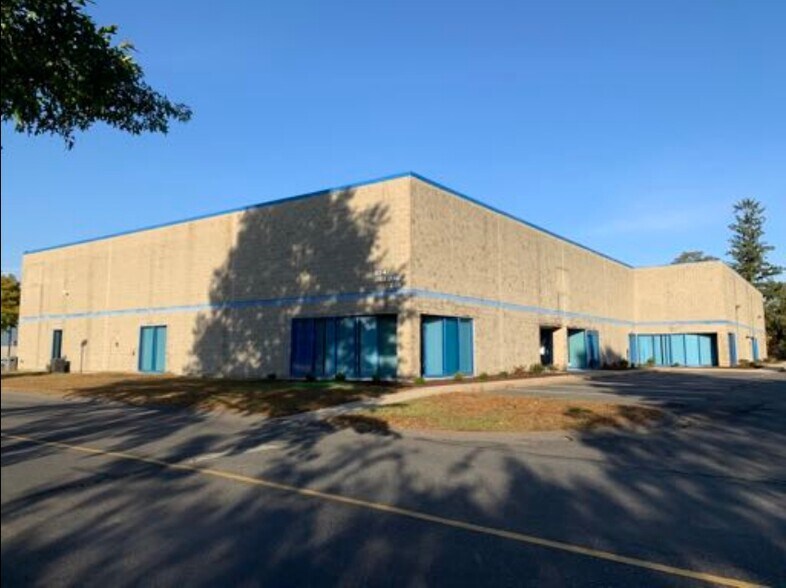 134 Dulong Cir, Chicopee, MA à louer - Photo de l’immeuble – Image 1 sur 1