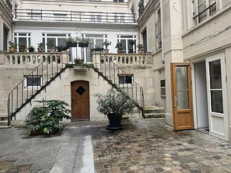 Bureau dans Paris à louer - Photo de l’immeuble – Image 1 sur 13