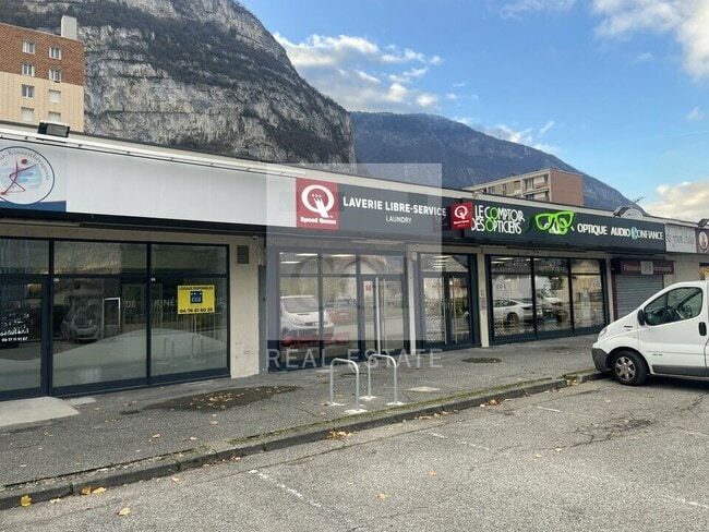 Plus de détails pour Local commercial à louer