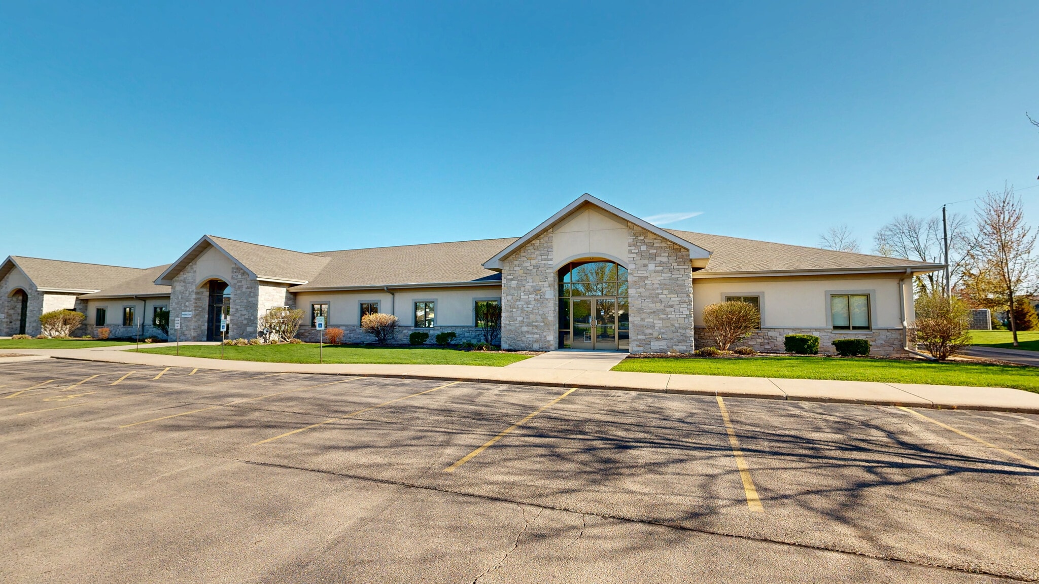 2505 E Evergreen Dr, Appleton, WI à louer Photo de l’immeuble– Image 1 sur 14
