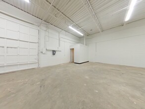 2463 S Riverside Dr, Fort Worth, TX à louer Photo intérieure– Image 1 sur 6