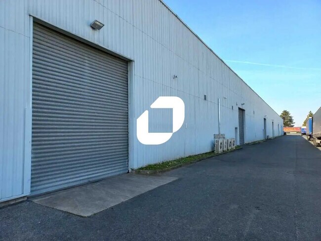 Plus de détails pour Bureau, Local d'activités à louer