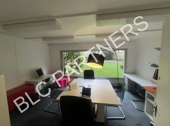 Bureau dans Neuilly-sur-Seine à louer Photo intérieure– Image 1 sur 10