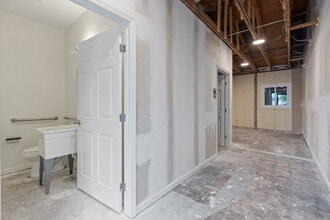 8100 Memorial Pky SW, Huntsville, AL à louer Photo intérieure– Image 2 sur 10