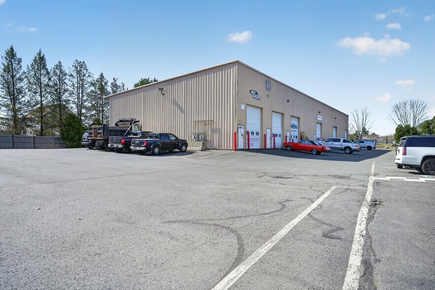 28 Hastings St, Mendon, MA à vendre - Photo de l’immeuble – Image 1 sur 5