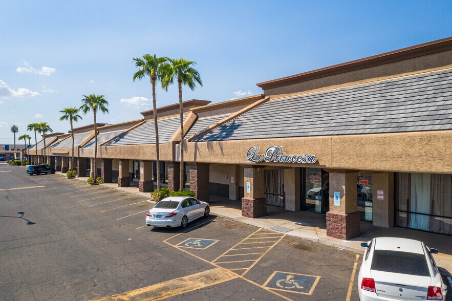 6001-6049 N 43rd Ave, Phoenix, AZ à louer - Photo de l’immeuble – Image 1 sur 12