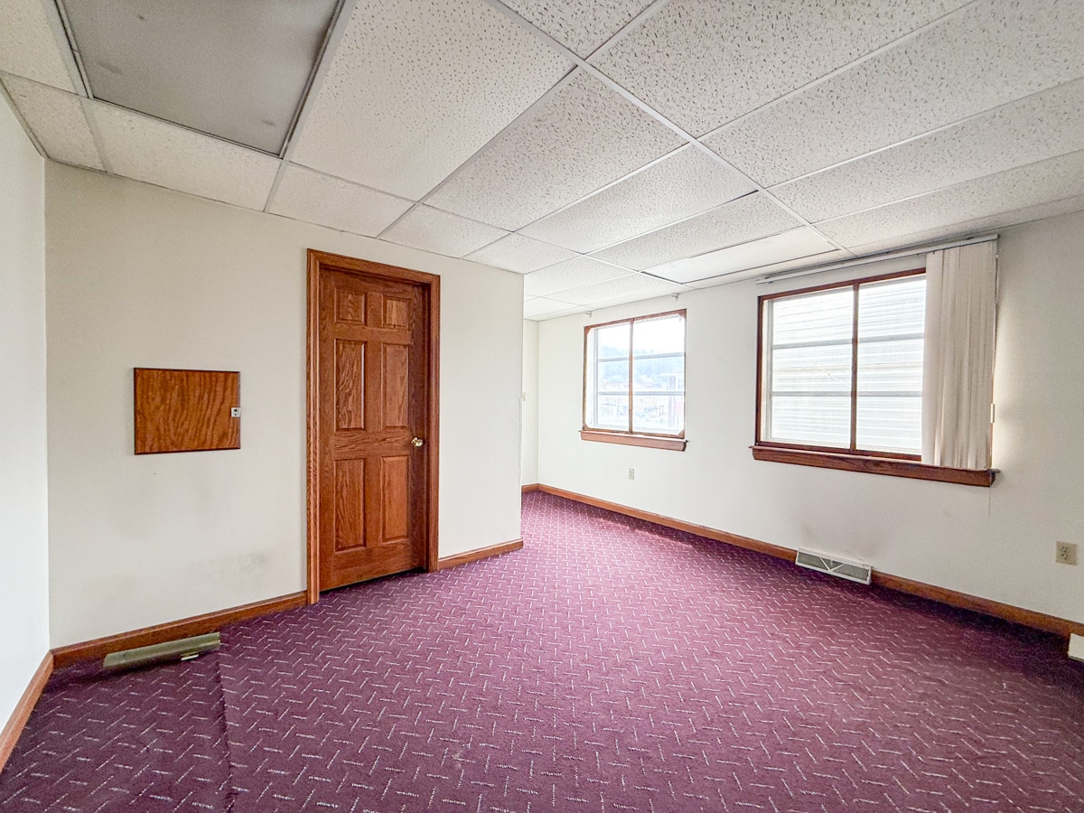 416 Pittsburgh Cir, Ellwood City, PA à vendre Photo intérieure– Image 1 sur 3