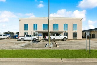 1841 Enterprise Dr, Harvey, LA à louer Photo de l’immeuble– Image 1 sur 26