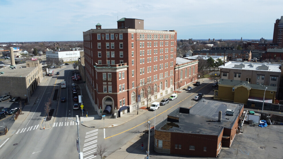 400 Andrews St, Rochester, NY à louer - Photo de l’immeuble – Image 2 sur 9