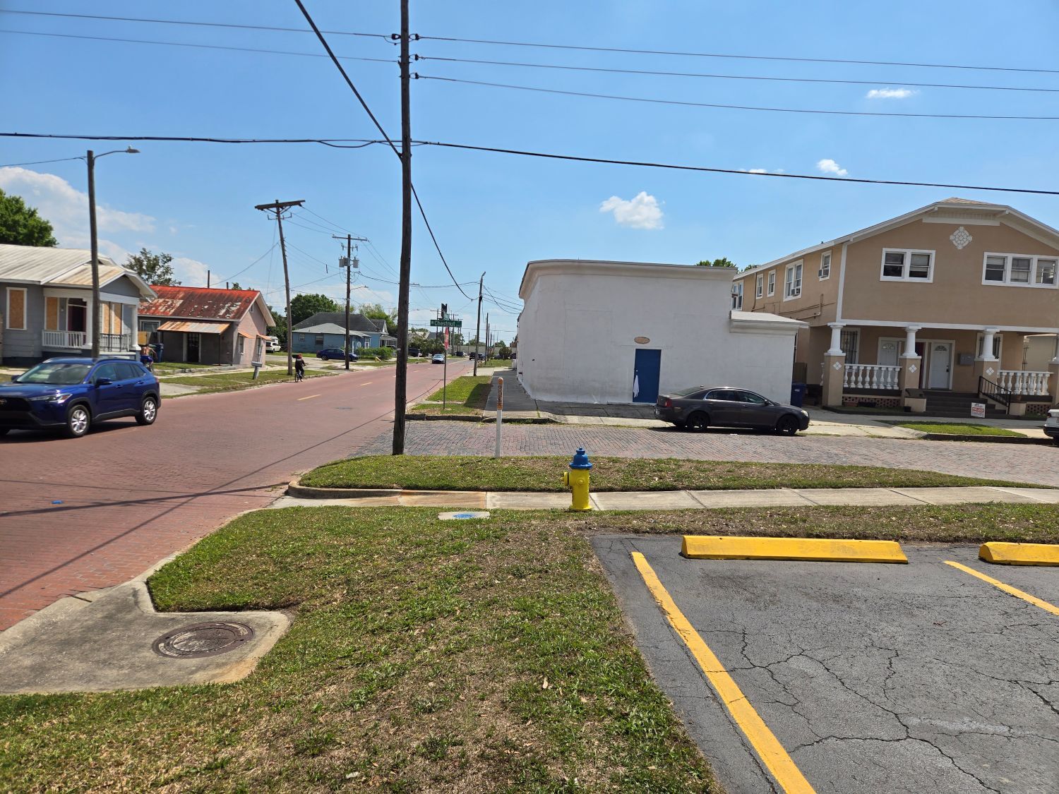 2902 W Chestnut St, Tampa, FL à louer Photo principale– Image 1 sur 14