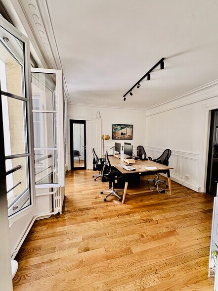 19 Rue D'Hauteville, Paris à louer - Photo de l’immeuble – Image 2 sur 13