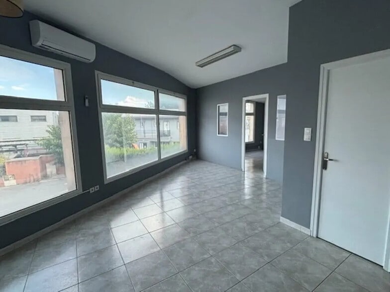 Local commercial dans Gardanne à louer - Photo de l’immeuble – Image 1 sur 8