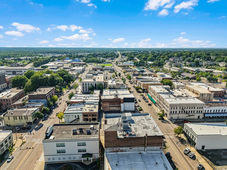 116 N Church St, Jackson, TN à louer - Photo de l’immeuble – Image 3 sur 71