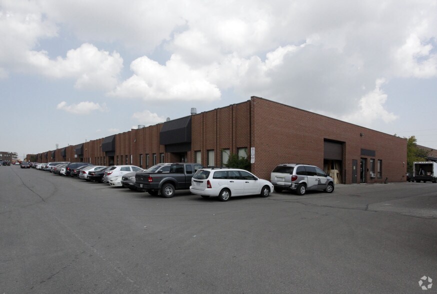 101 Freshway Dr, Vaughan, ON à vendre - Photo de l’immeuble – Image 2 sur 2