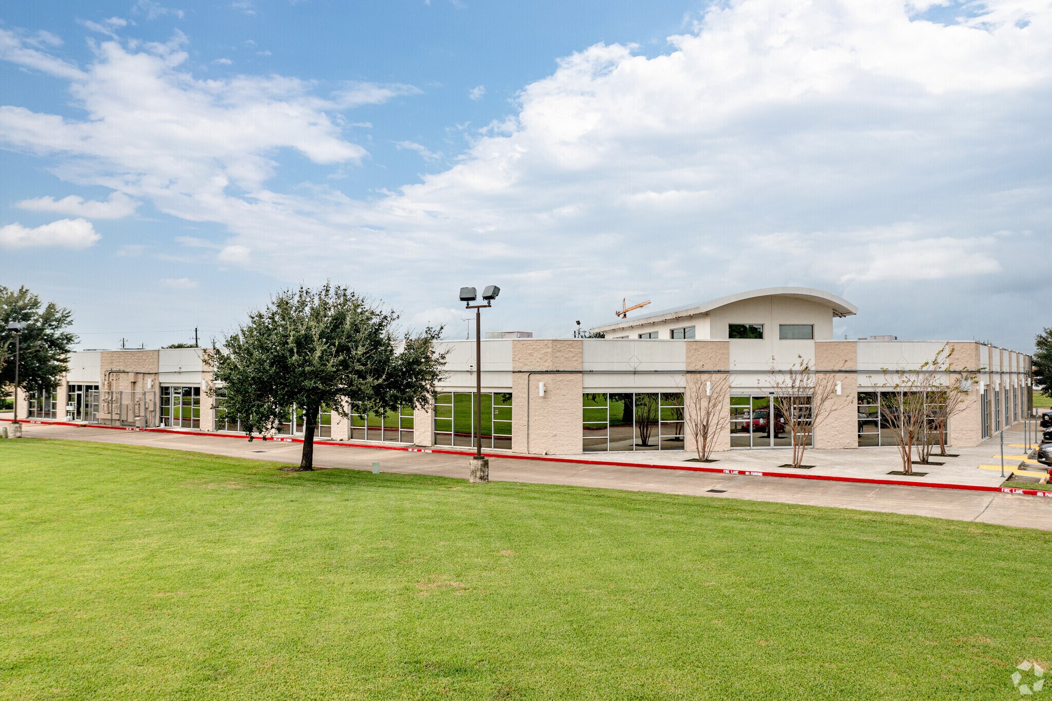 1010 W Baker Rd, Baytown, TX à louer Photo principale– Image 1 sur 7