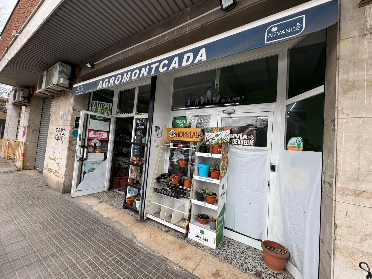 Local commercial dans Montcada i Reixac, Barcelona à louer Photo principale– Image 1 sur 3