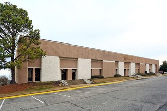 Plus de détails pour 804 Greenbrier Cir, Chesapeake, VA - Local d'activités à louer