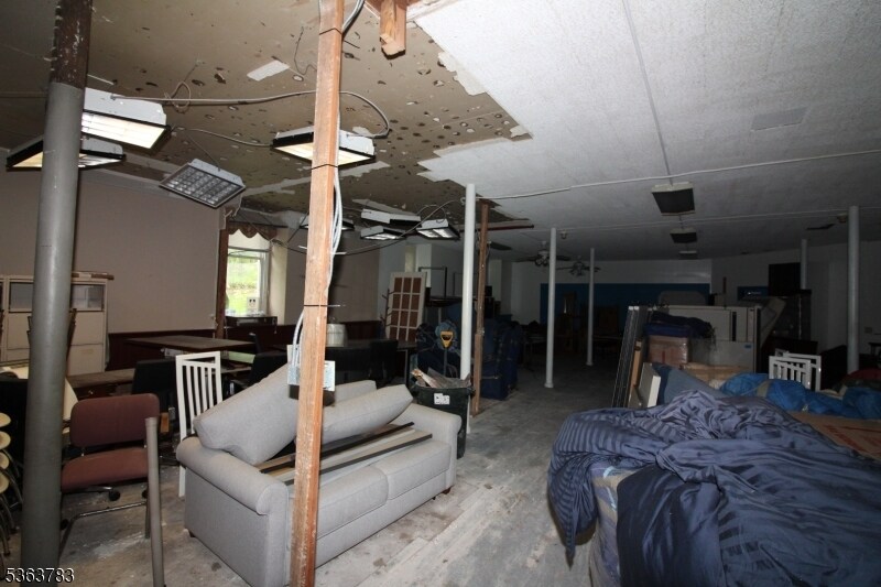 16 Hampton Rd, Glen Gardner, NJ à vendre - Photo de l’immeuble – Image 3 sur 15