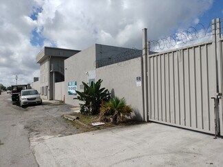 Plus de détails pour 835 NW 7th Ter, Fort Lauderdale, FL - Industriel/Logistique à louer