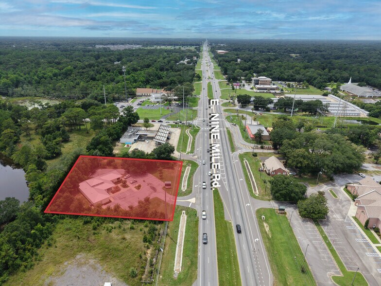 1421 E Nine Mile Rd, Pensacola, FL à louer - Photo principale – Image 1 sur 27