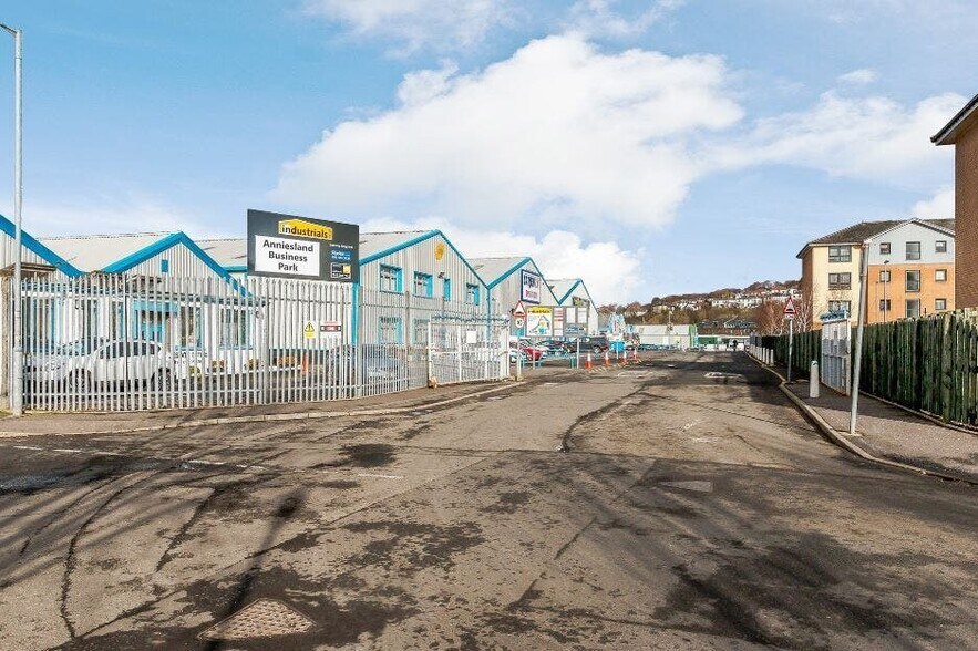 238-242 Netherton Rd, Glasgow à louer - Photo de l’immeuble – Image 2 sur 20