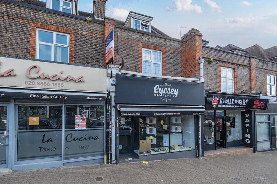 50 Bridge St, Pinner à louer - Photo de l’immeuble – Image 3 sur 17