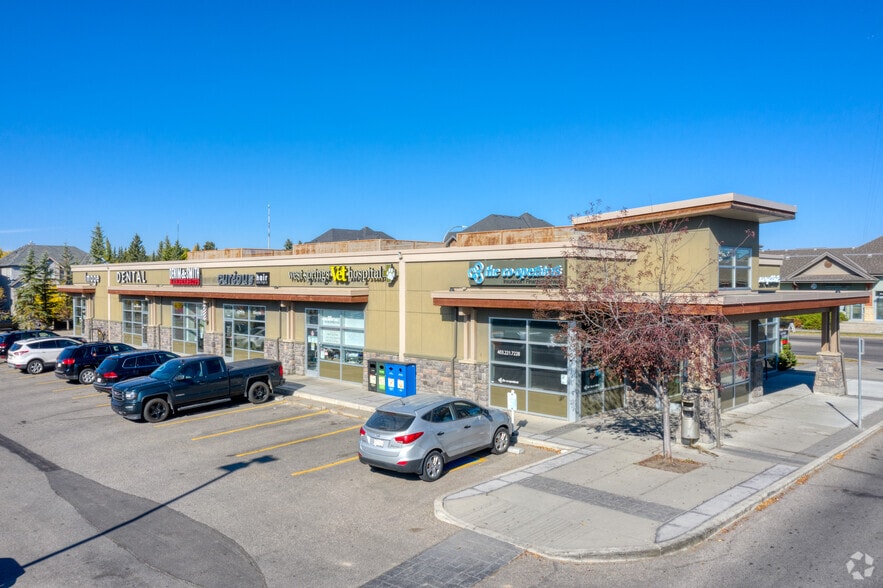 917 85th St SW, Calgary, AB à louer - Photo principale – Image 1 sur 4