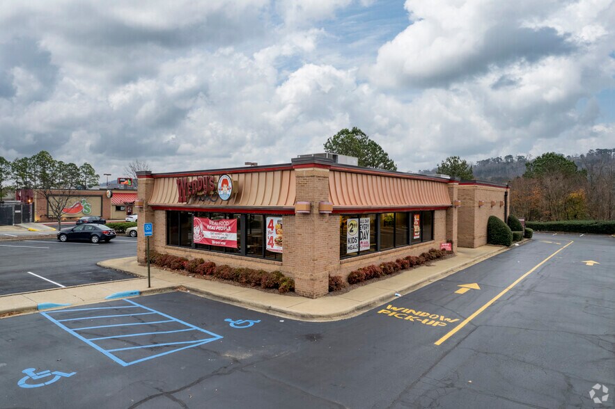 213 State Farm Pky, Homewood, AL à louer - Photo principale – Image 1 sur 3