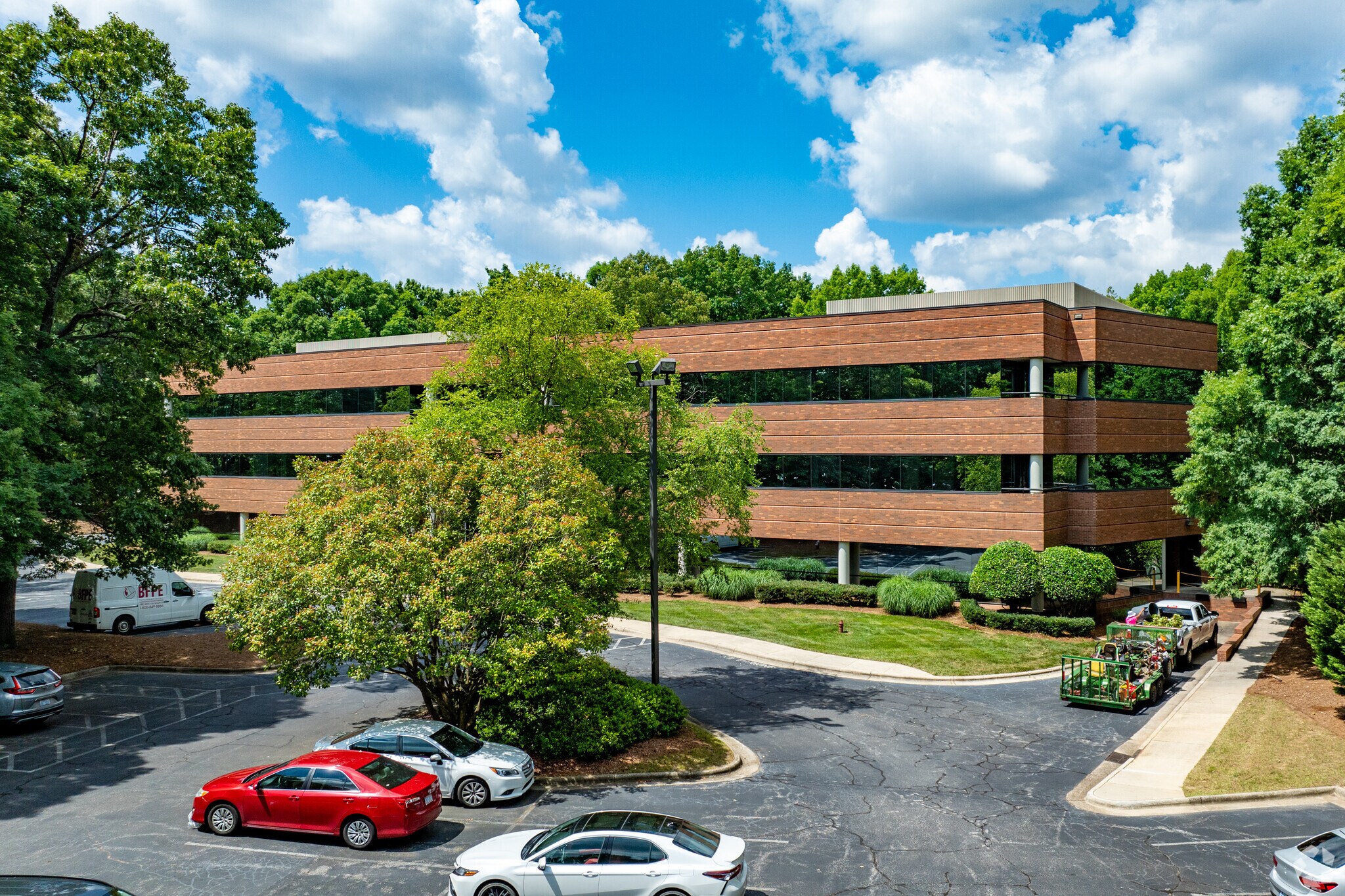 3120 Highwoods Blvd, Raleigh, NC à louer Photo principale– Image 1 sur 12