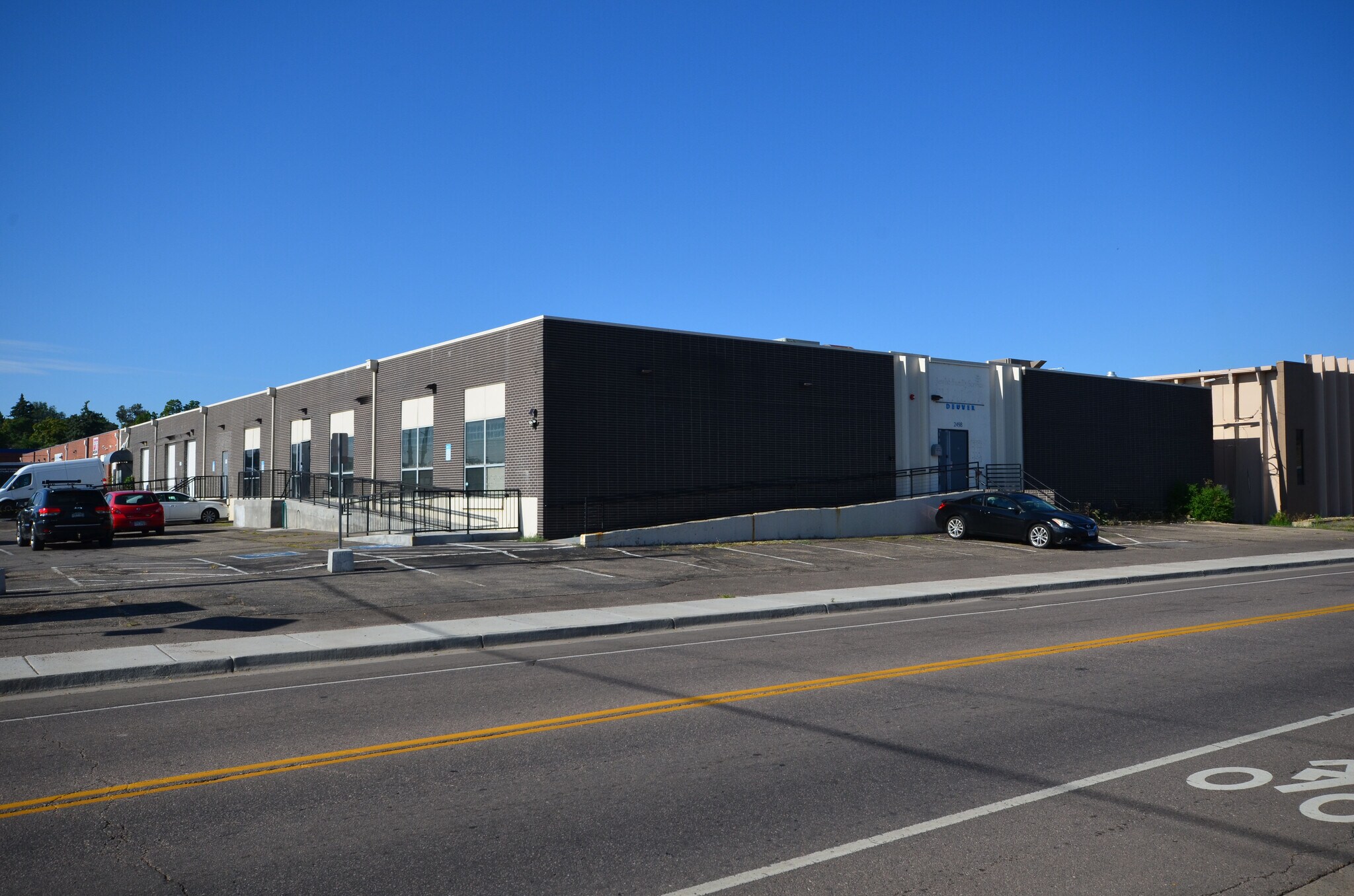 2498 W 2nd Ave, Denver, CO à louer Photo de l’immeuble– Image 1 sur 36