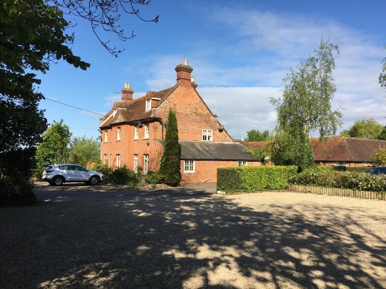 Main Rd, Lymington à vendre - Photo de l’immeuble – Image 2 sur 8