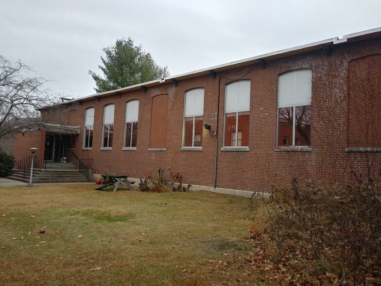 549 Westminster St, Fitchburg, MA à vendre - Photo de l’immeuble – Image 1 sur 11