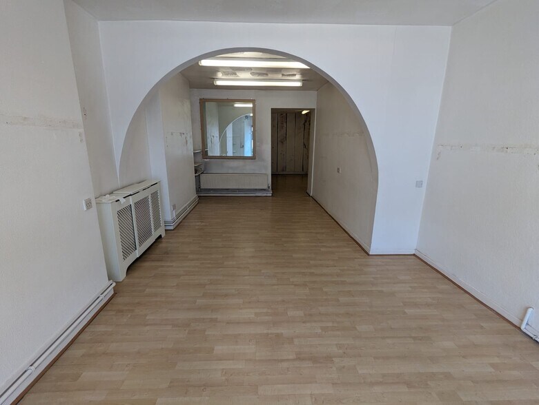 73-73A Newton Rd, Swansea à vendre - Photo intérieure – Image 3 sur 6
