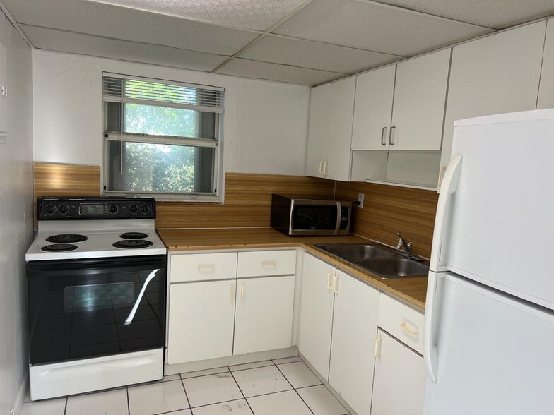 5475 NE 1st Ave, Miami, FL à vendre - Photo de l’immeuble – Image 2 sur 4