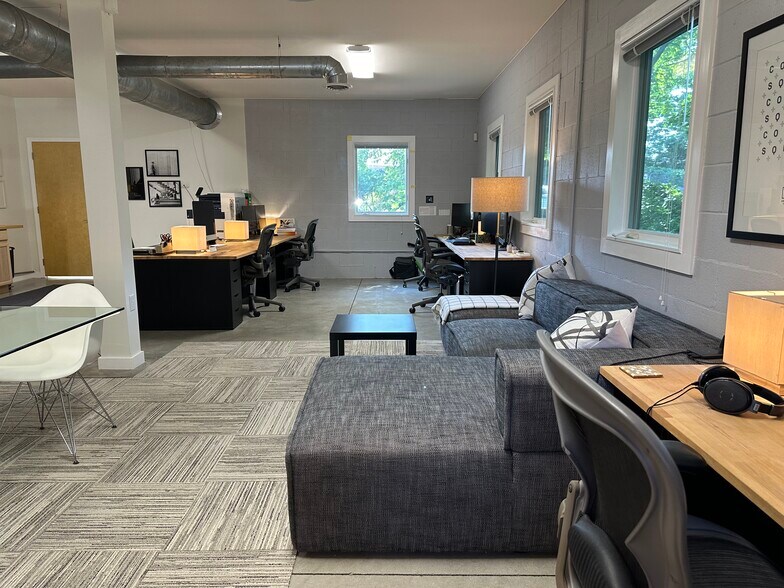 2035 Manchester St NE, Atlanta, GA à louer - Photo intérieure – Image 3 sur 16