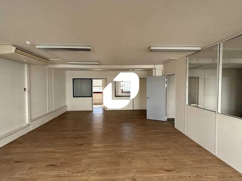 Bureau dans Lyon à louer - Photo de l’immeuble – Image 2 sur 13
