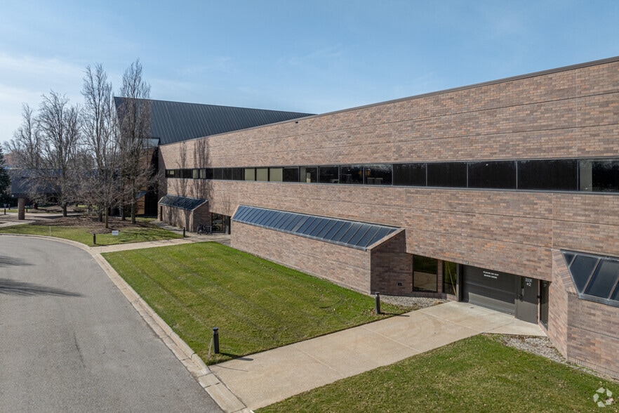 701 S Waverly Rd, Holland, MI à louer - Photo de l’immeuble – Image 2 sur 7