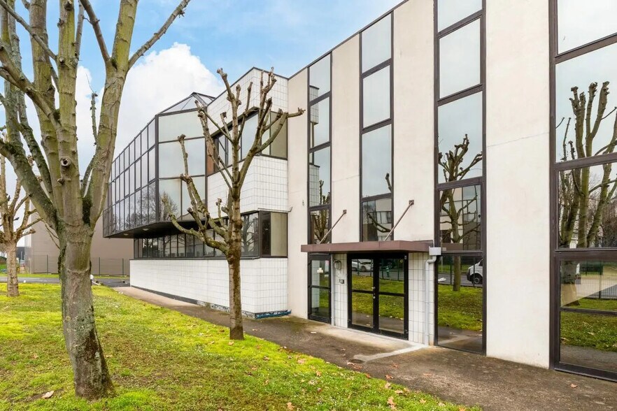 Local d’activités dans Nanterre à louer - Photo de l’immeuble – Image 2 sur 5
