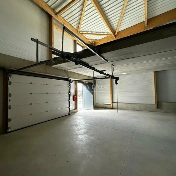 Local d'activités dans Vailhauquès à vendre - Photo de l’immeuble – Image 1 sur 6