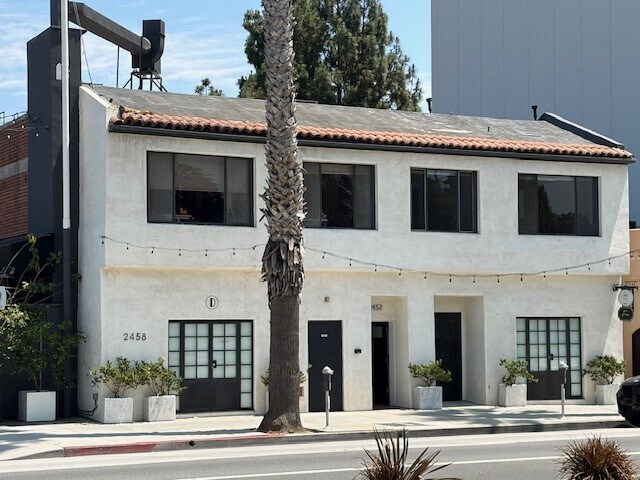 2452-2458 Wilshire Blvd, Santa Monica, CA à louer Photo de l’immeuble– Image 1 sur 4