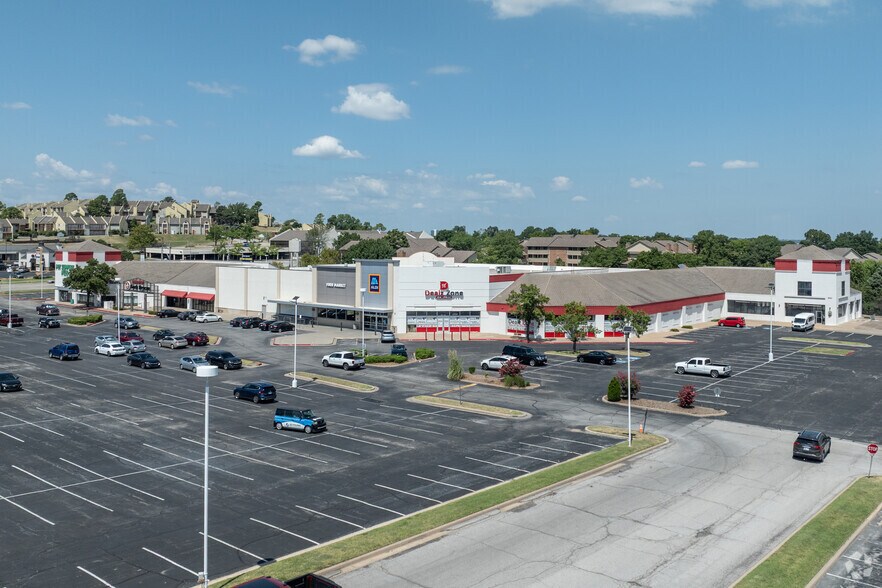 8221 E 61st St, Tulsa, OK à louer - Photo de l’immeuble – Image 3 sur 4