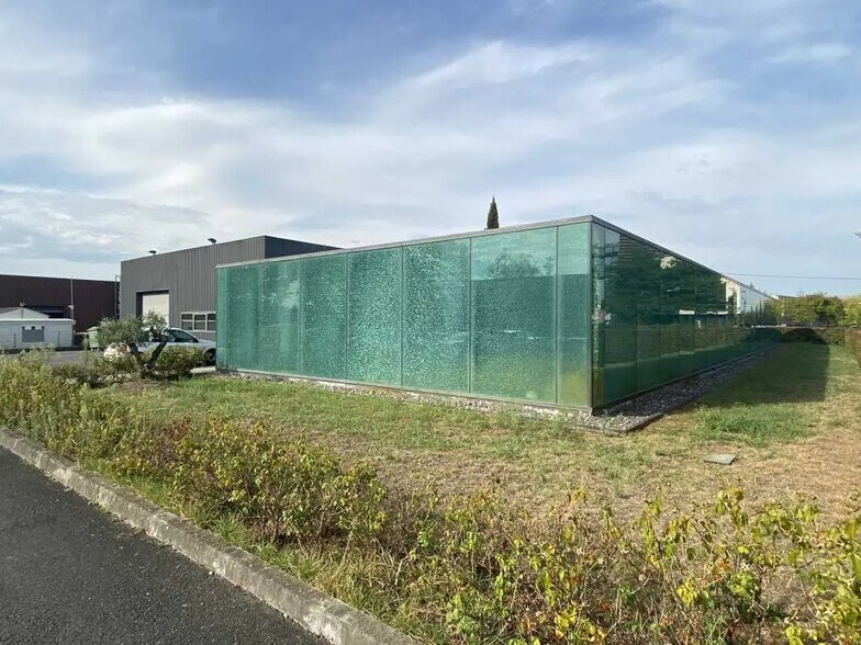 Bureau dans Gradignan à louer - Photo de l’immeuble – Image 1 sur 10