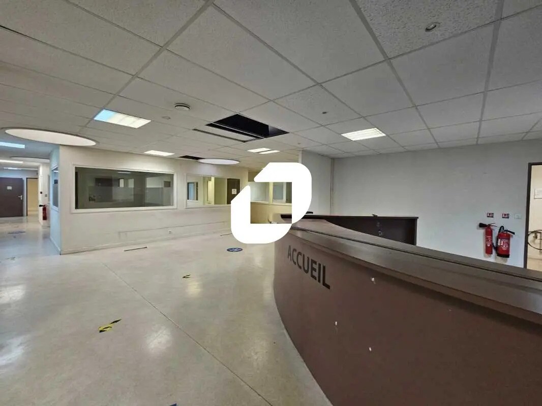 Local commercial dans Paris à louer Photo de l’immeuble– Image 1 sur 15