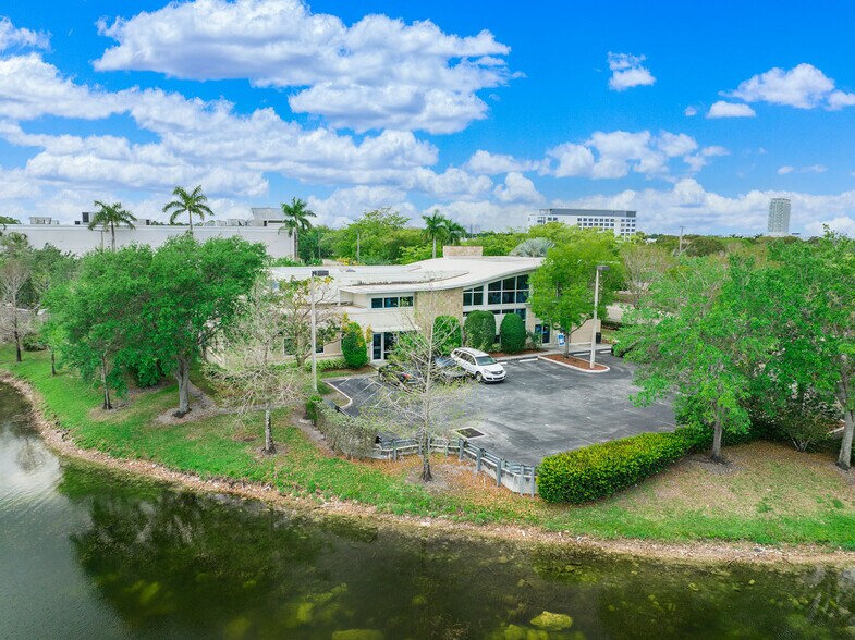 1970 Sawgrass Mills Cir, Fort Lauderdale, FL à vendre - Photo de l’immeuble – Image 3 sur 16
